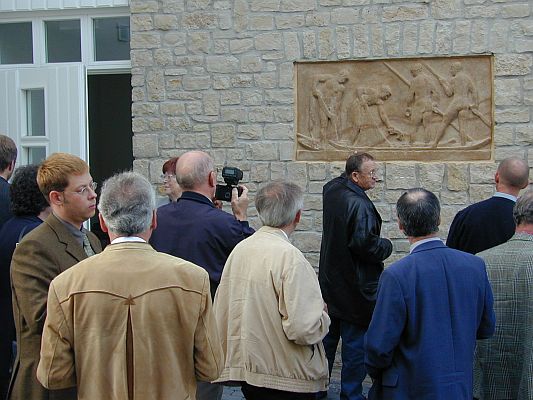 Präsentation des Sandsteinreliefs am neuen Standort: Fischereimuseum in Oberbillig / Trier